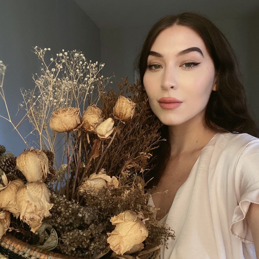 Meet your Posher, Crystal